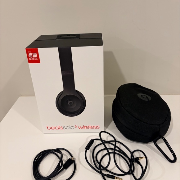 BEATS by Dre Solo3 wireless - Picture 2 of 7